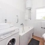 Three-bedroom In Holiday home