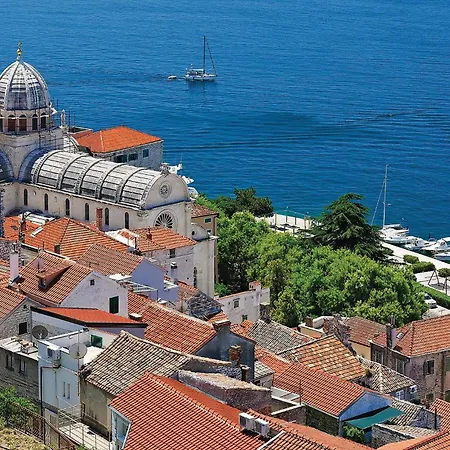 Holiday home Three-bedroom In