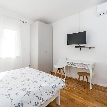 Holiday home Three-bedroom In