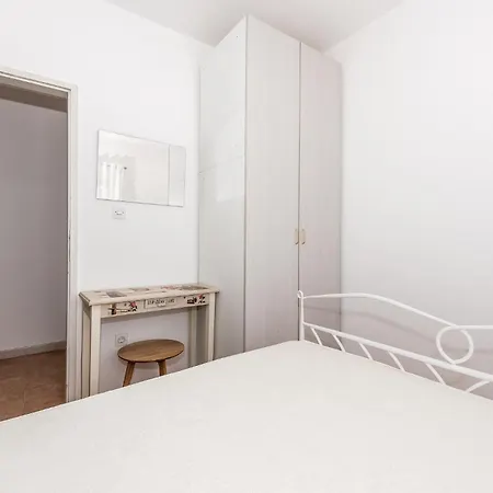 Three-bedroom In * Unesic