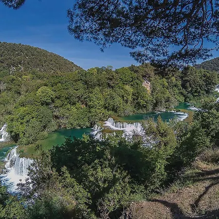 Three-bedroom In Vakantiehuis *