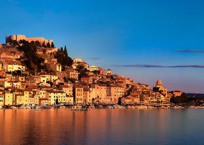 Three-bedroom In בית נופש Unesic