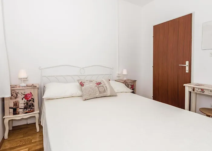 Three-bedroom In Vakantiehuis *