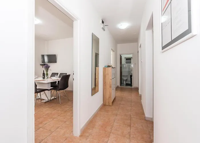 Three-bedroom In * Unesic