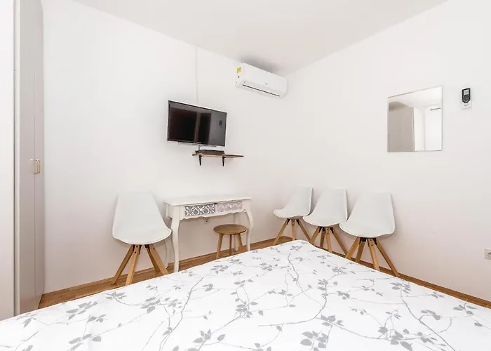 Vakantiehuis Three-bedroom In *