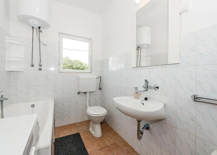 Three-bedroom In בית נופש Unesic