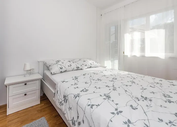 Three-bedroom In * Unesic